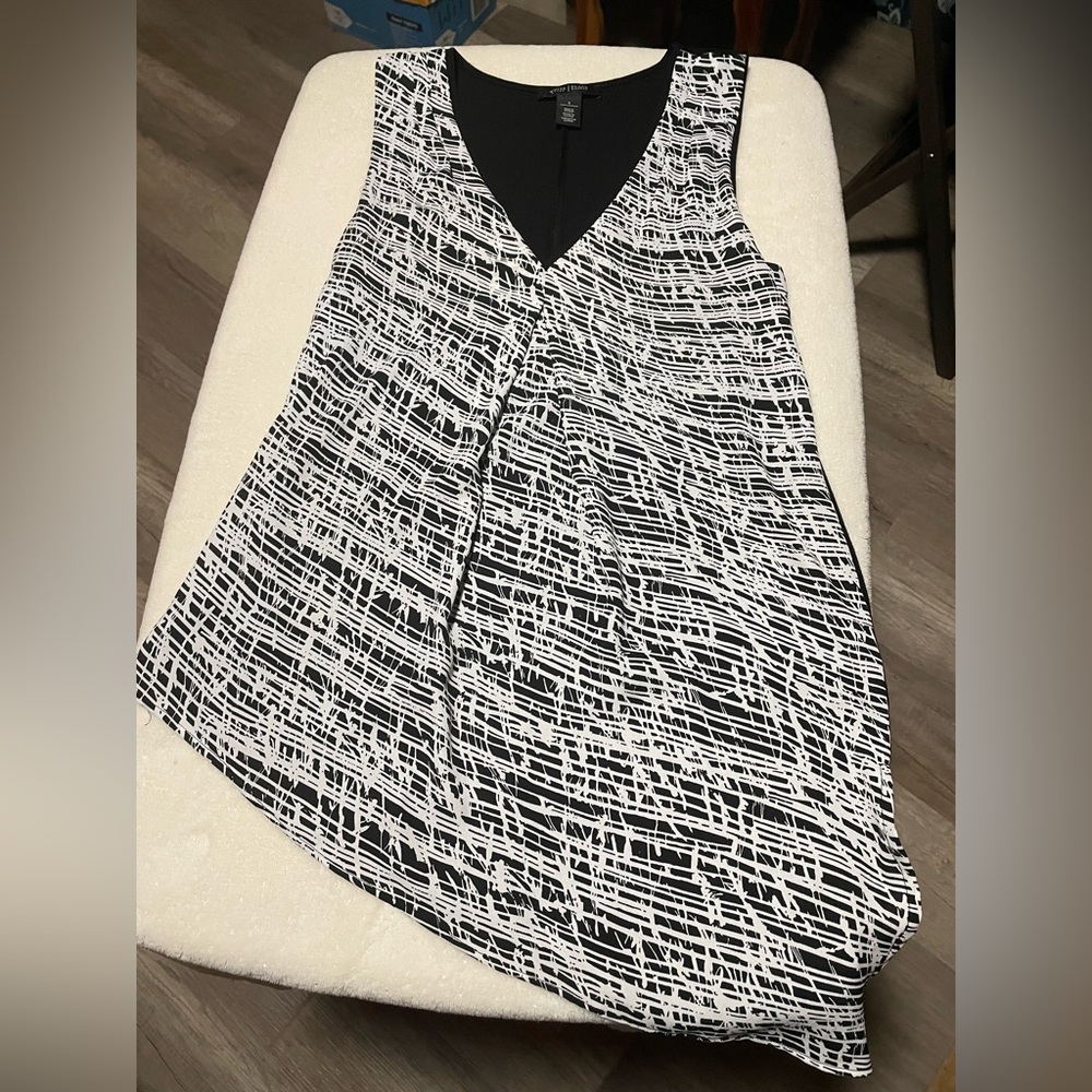 White House Black Market top size small